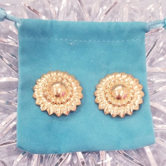 Monet Jewelry - Vintage Monet Radiant Gold Dress Or Scarf Clips Sunflower Style
